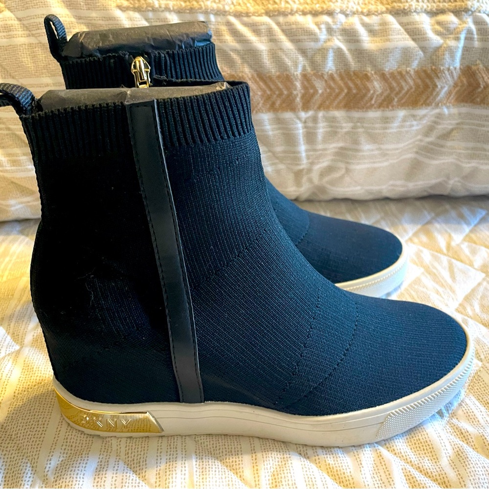 DKNY ankle boots size 8 womens
